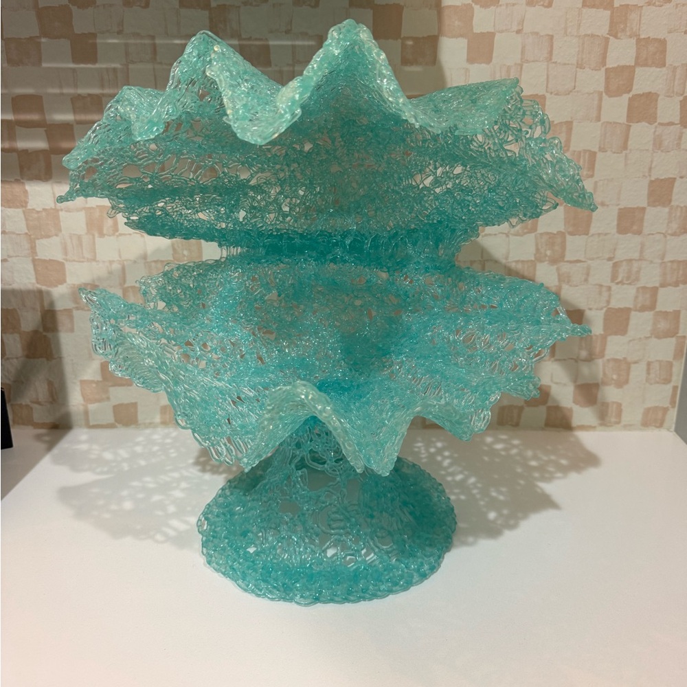 Vintage Spaghetti Lucite Clam Shell Sculpture | MCM Palm Springs Decor